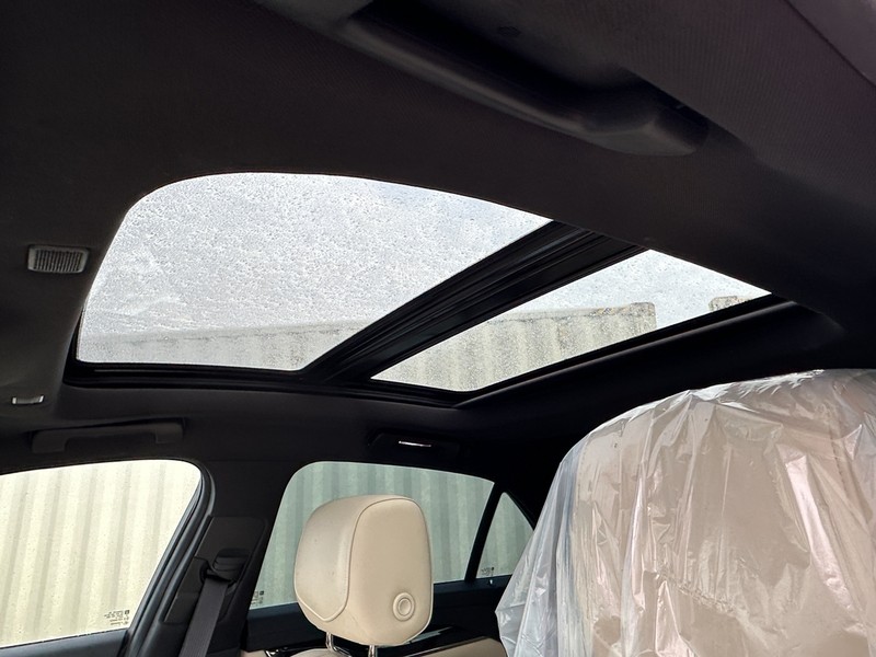 Cadillac CTS Vehicle Full-screen Gallery Image 04