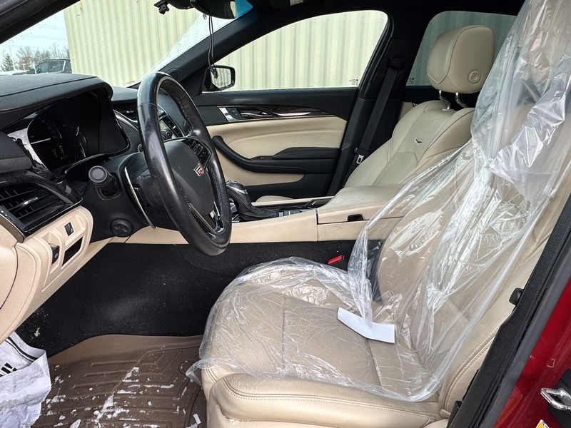 Cadillac CTS Vehicle Full-screen Gallery Image 05