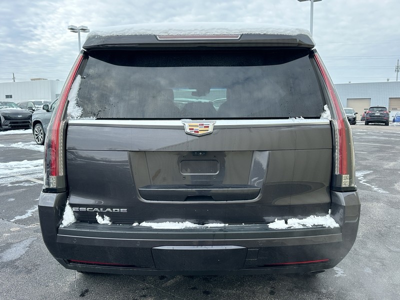 Cadillac Escalade Vehicle Full-screen Gallery Image 03