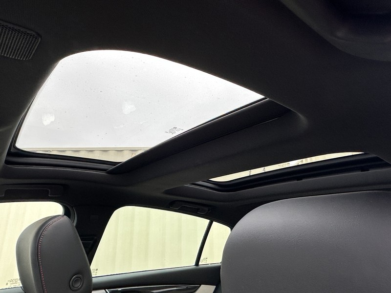 Cadillac CT5 Vehicle Full-screen Gallery Image 04