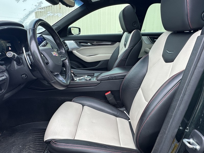 Cadillac CT5 Vehicle Full-screen Gallery Image 05