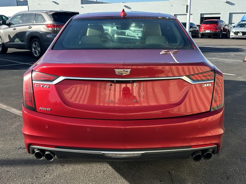 Cadillac CT6 Vehicle Full-screen Gallery Image 03