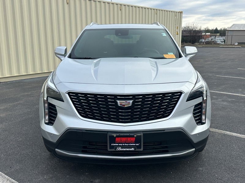 Cadillac XT4 Vehicle Full-screen Gallery Image 02