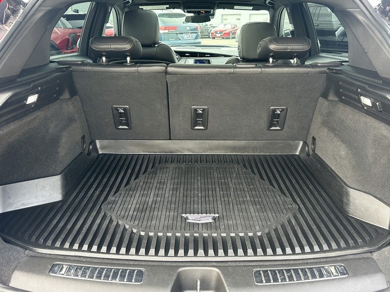 Cadillac XT4 Vehicle Full-screen Gallery Image 07