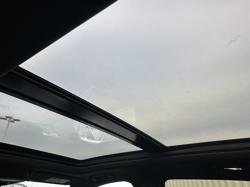 Cadillac XT4 Vehicle Full-screen Gallery Image 12