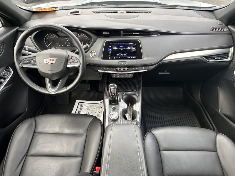 Cadillac XT4 Vehicle Full-screen Gallery Image 13