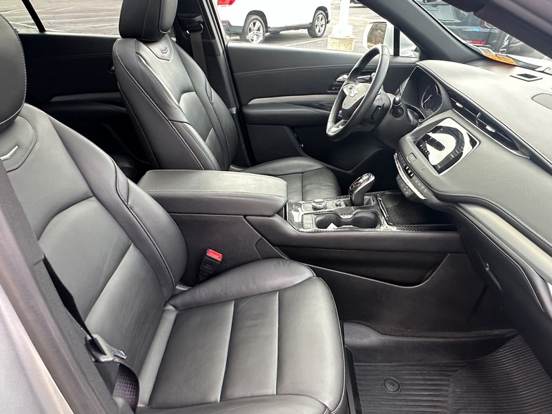 Cadillac XT4 Vehicle Full-screen Gallery Image 18