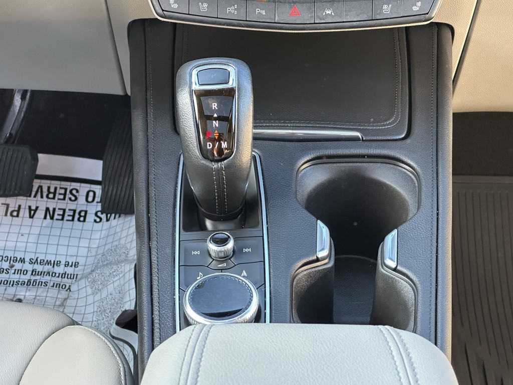 Cadillac XT4 Vehicle Full-screen Gallery Image 16