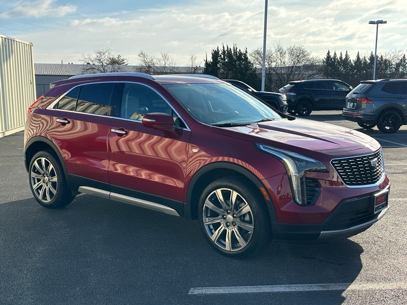 Cadillac XT4 Vehicle Full-screen Gallery Image 03