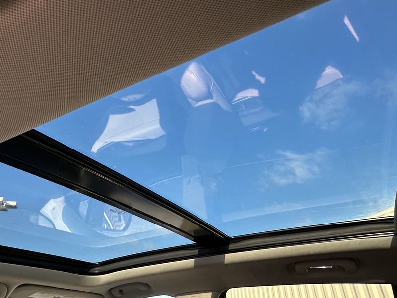 Cadillac XT4 Vehicle Full-screen Gallery Image 12