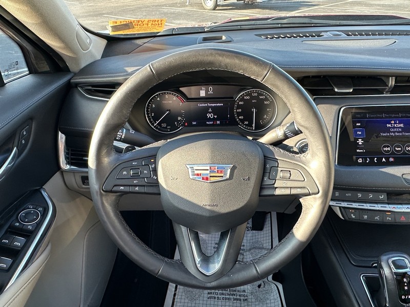 Cadillac XT4 Vehicle Full-screen Gallery Image 14