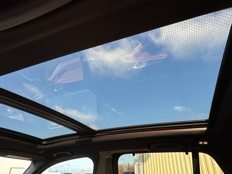 BMW X5 Vehicle Full-screen Gallery Image 12