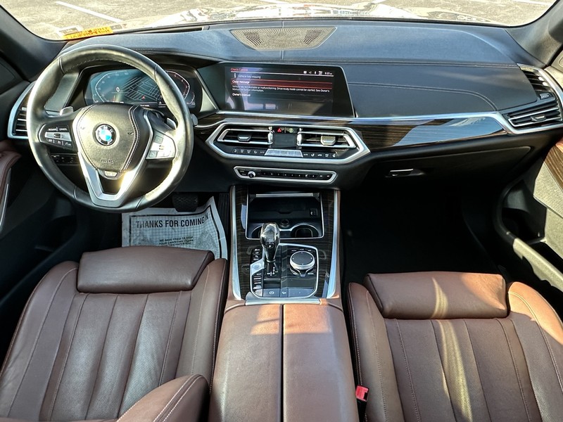 BMW X5 Vehicle Full-screen Gallery Image 13