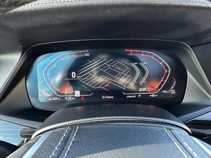 BMW X5 Vehicle Full-screen Gallery Image 26