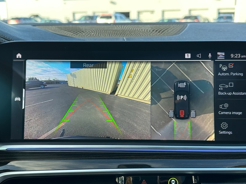 BMW X5 Vehicle Full-screen Gallery Image 29