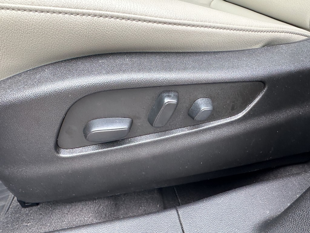 Cadillac XT4 Vehicle Full-screen Gallery Image 17