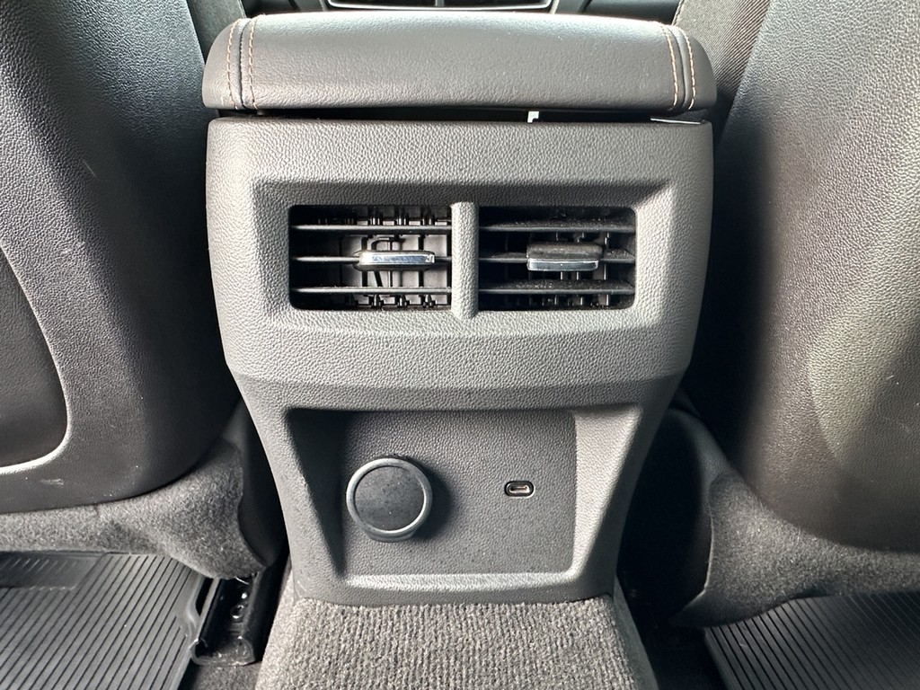 Cadillac CT5 Vehicle Full-screen Gallery Image 11