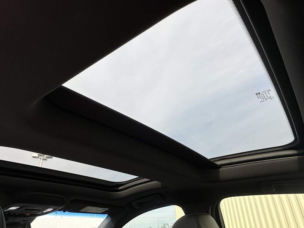 Cadillac CT5 Vehicle Full-screen Gallery Image 12