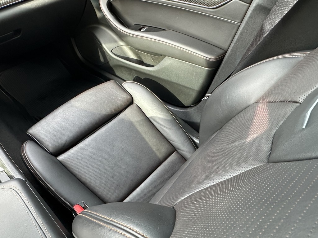 Cadillac CT5 Vehicle Full-screen Gallery Image 17