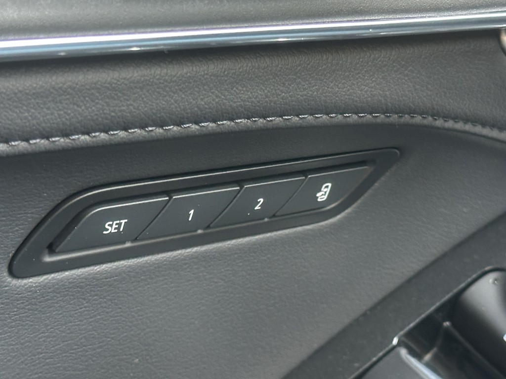 Cadillac CT5 Vehicle Full-screen Gallery Image 27