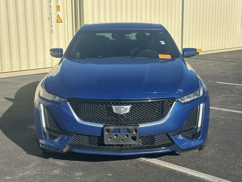 Cadillac CT5 Vehicle Full-screen Gallery Image 02