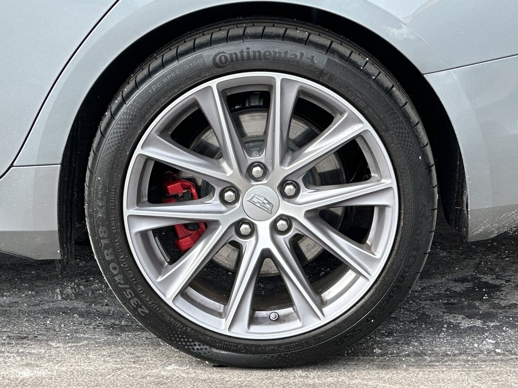 Cadillac CT4-V Vehicle Full-screen Gallery Image 06