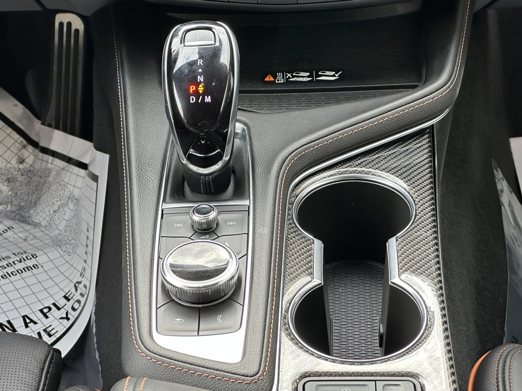 Cadillac CT4-V Vehicle Full-screen Gallery Image 12