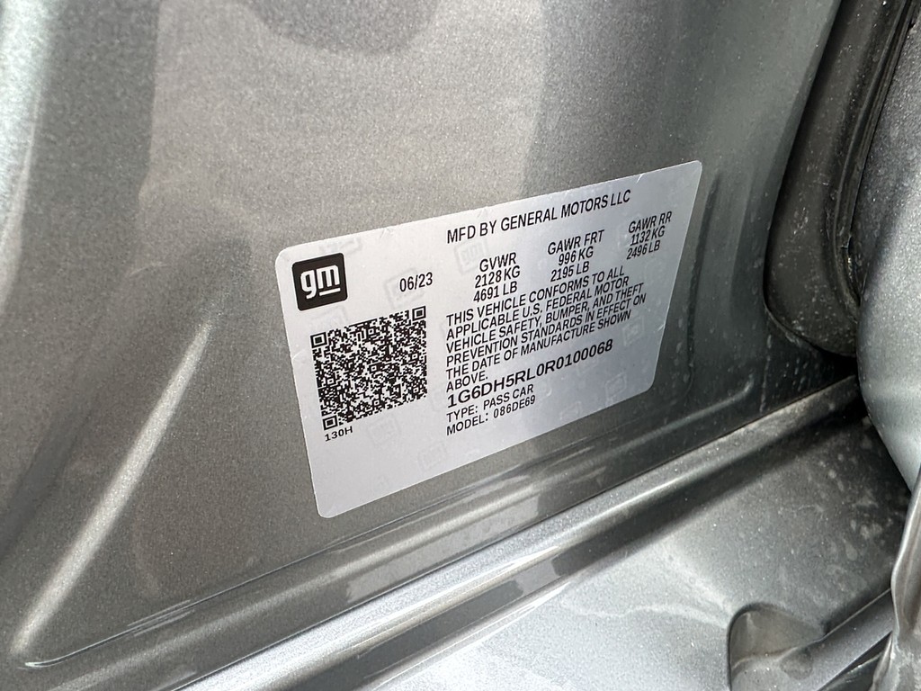 Cadillac CT4-V Vehicle Full-screen Gallery Image 19