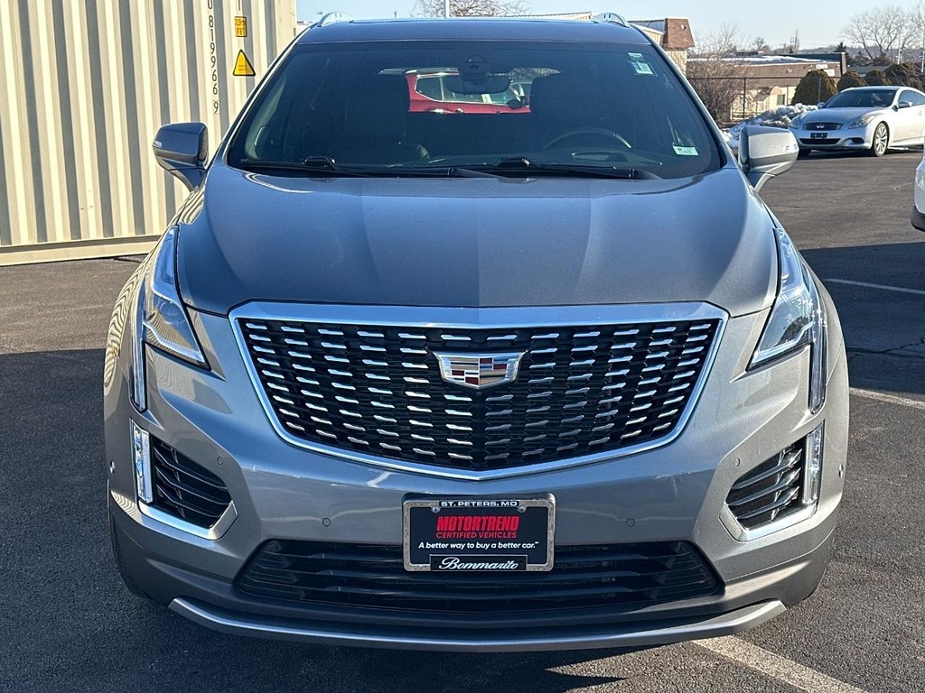 Cadillac XT5 Vehicle Full-screen Gallery Image 02