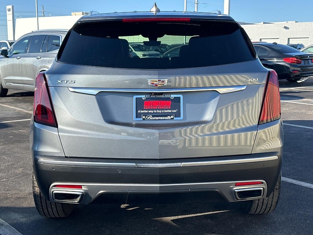 Cadillac XT5 Vehicle Full-screen Gallery Image 06