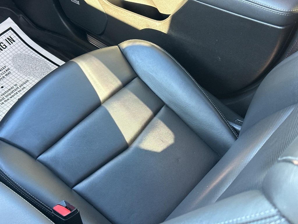 Cadillac XT5 Vehicle Full-screen Gallery Image 17