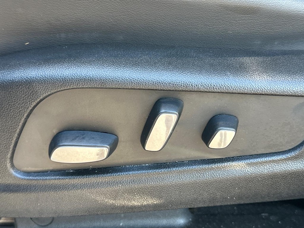 Cadillac XT5 Vehicle Full-screen Gallery Image 20