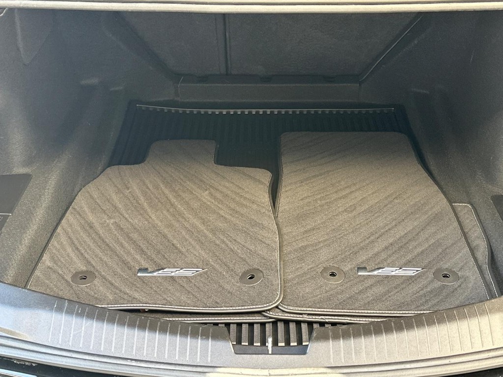 Cadillac CT5-V Vehicle Full-screen Gallery Image 03