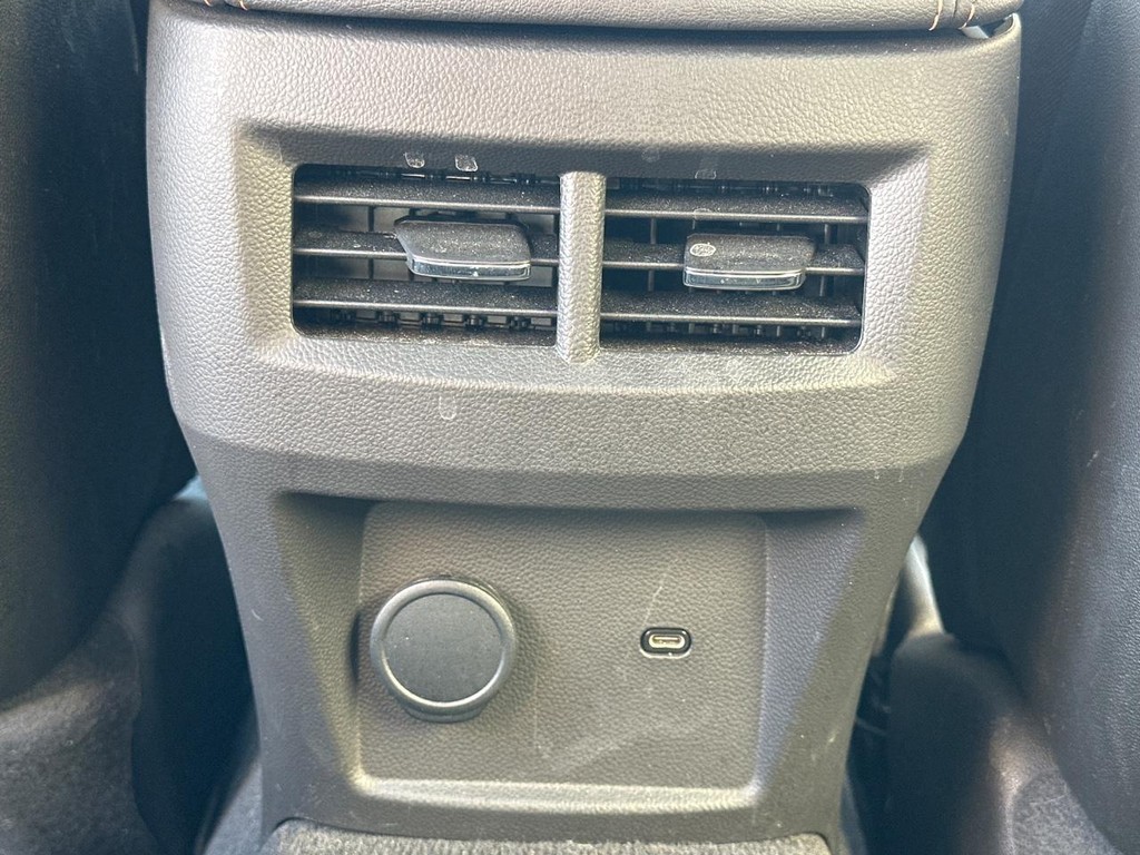 Cadillac CT5-V Vehicle Full-screen Gallery Image 07