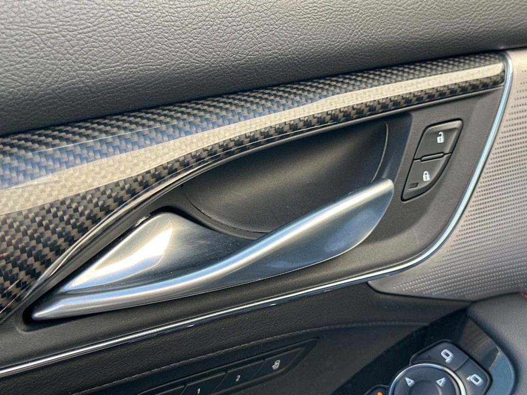 Cadillac CT5-V Vehicle Full-screen Gallery Image 17