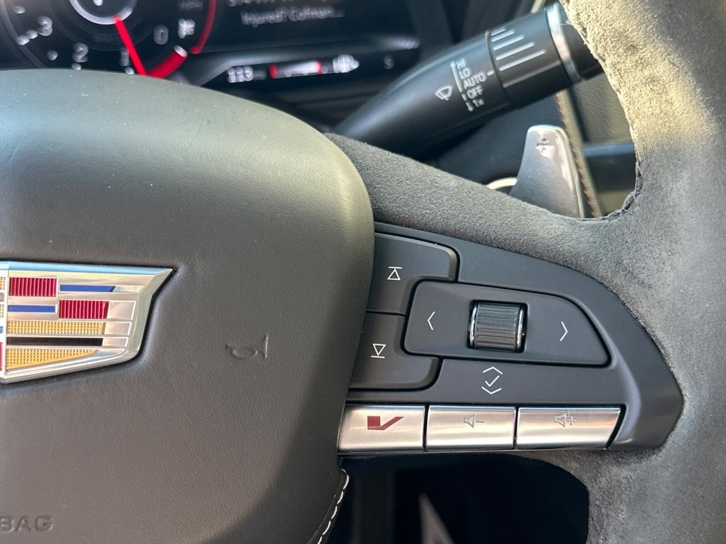 Cadillac CT5-V Vehicle Full-screen Gallery Image 21