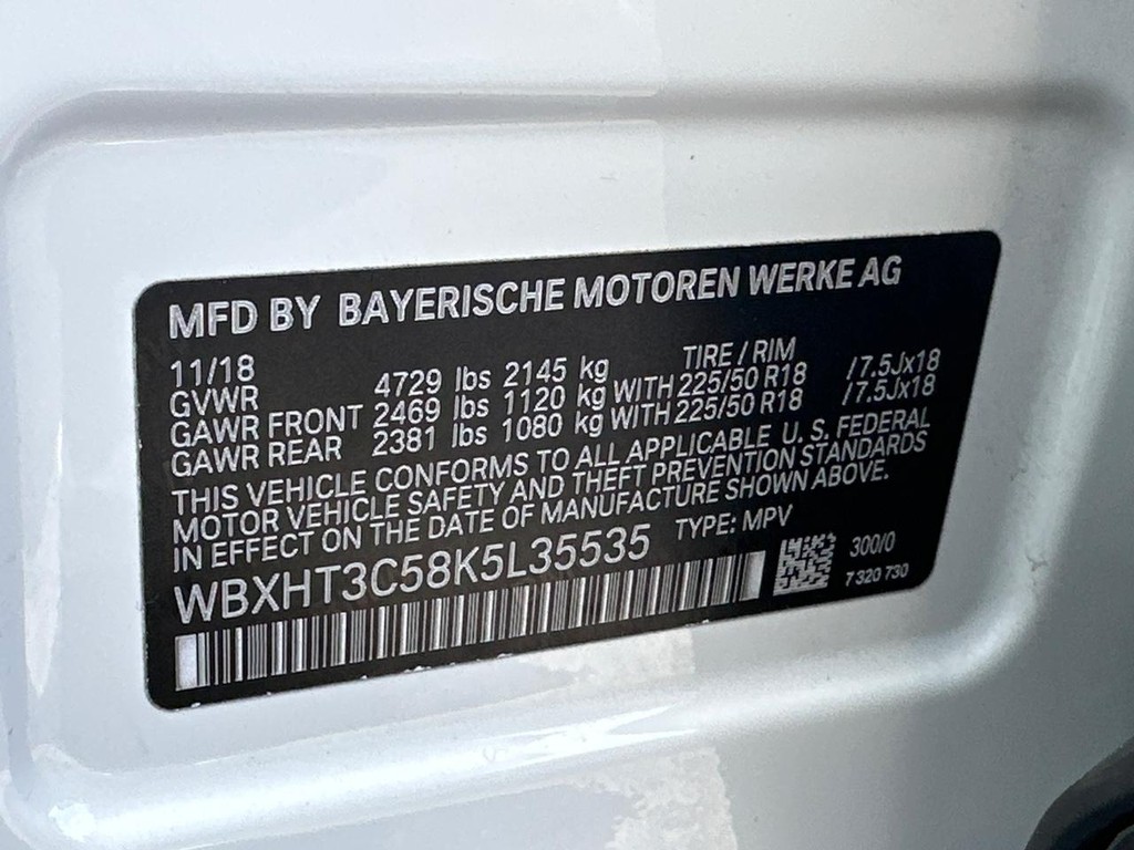 BMW X1 Vehicle Full-screen Gallery Image 22