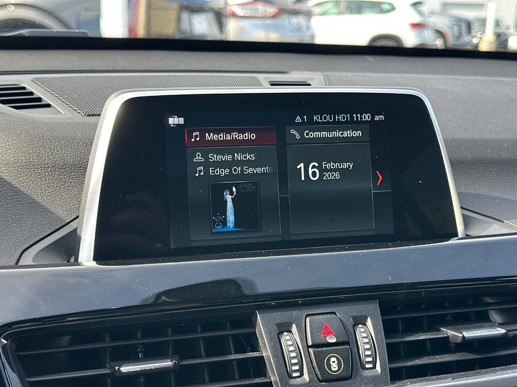 BMW X1 Vehicle Full-screen Gallery Image 26