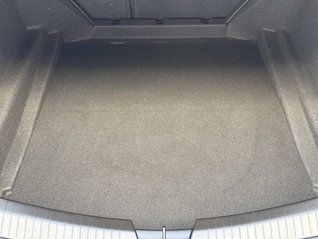 Cadillac CT5-V Vehicle Full-screen Gallery Image 04