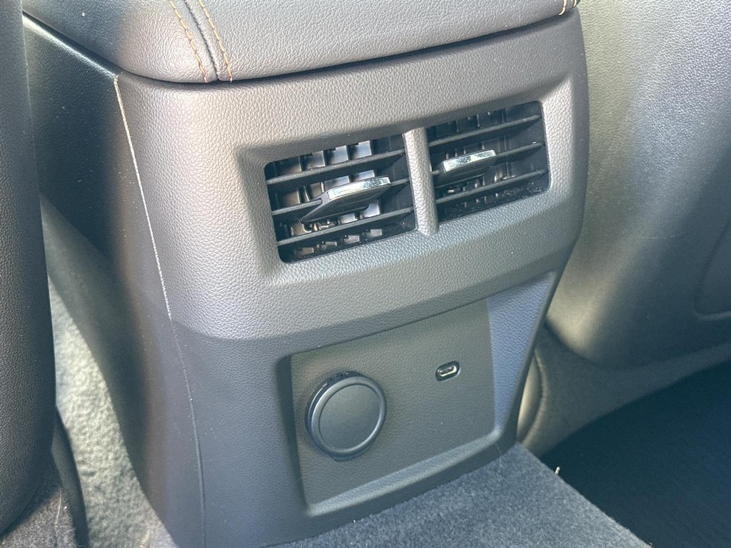 Cadillac CT5-V Vehicle Full-screen Gallery Image 08