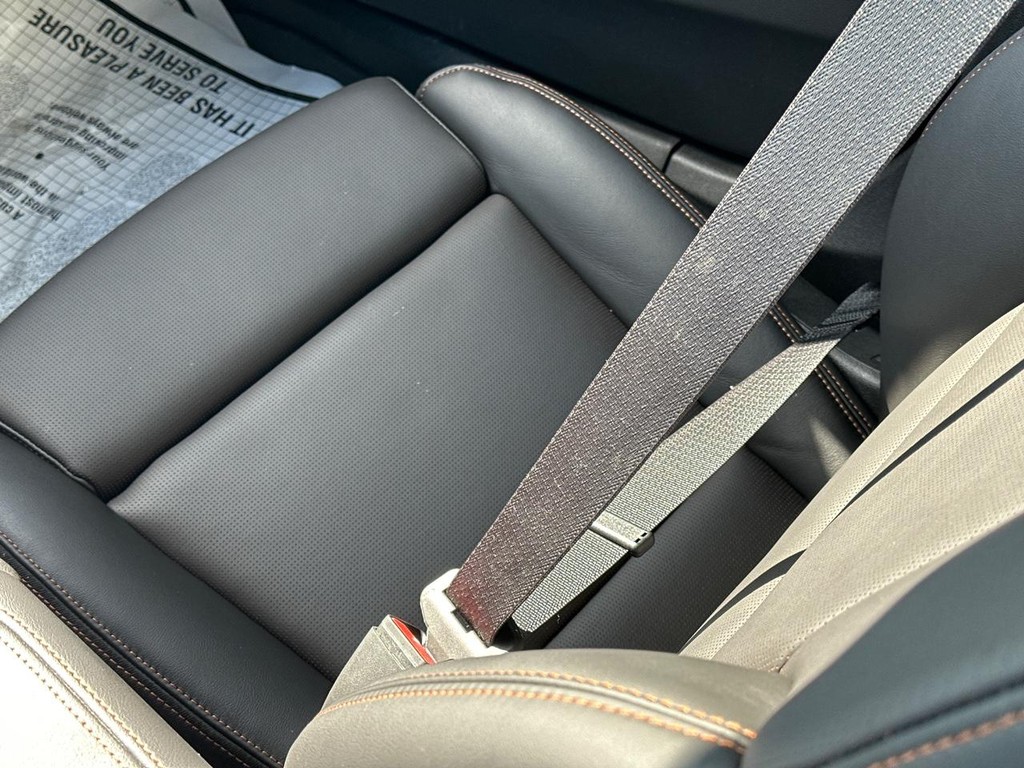 Cadillac CT5-V Vehicle Full-screen Gallery Image 14