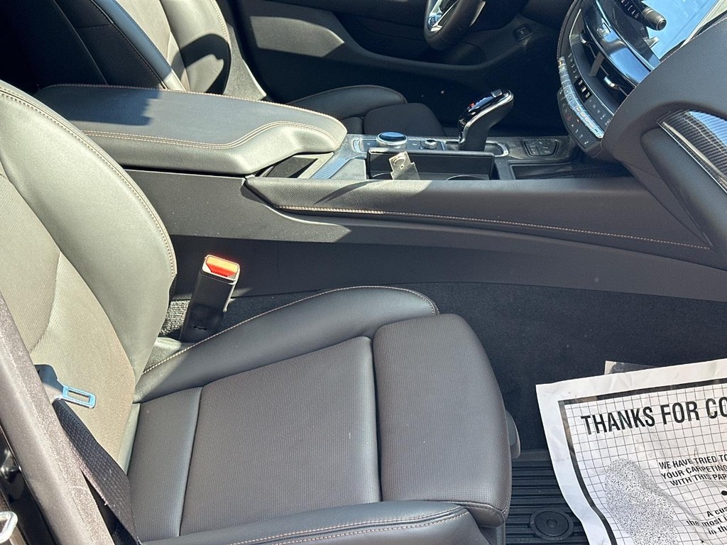 Cadillac CT5-V Vehicle Full-screen Gallery Image 15