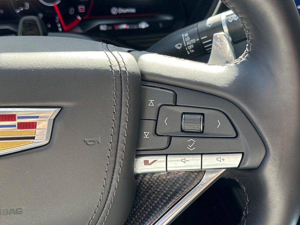 Cadillac CT5-V Vehicle Full-screen Gallery Image 22