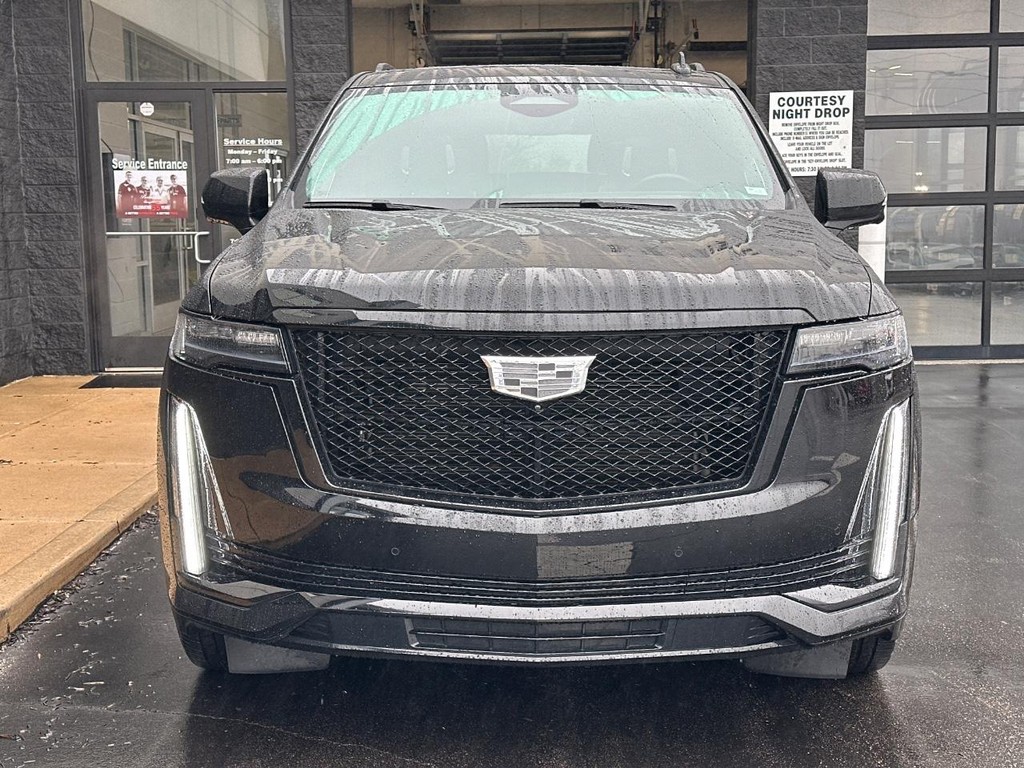 Cadillac Escalade Vehicle Full-screen Gallery Image 02