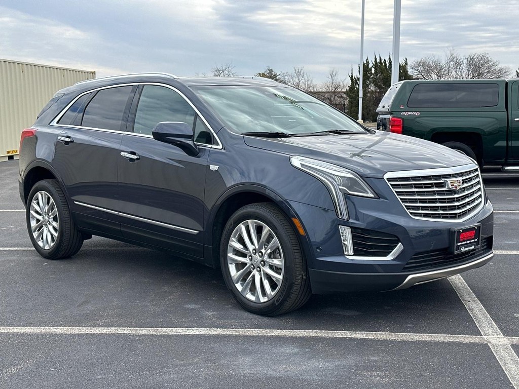 Cadillac XT5 Vehicle Full-screen Gallery Image 03
