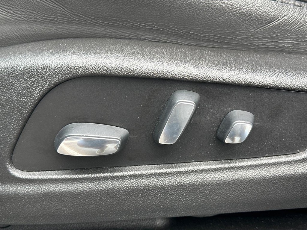 Cadillac XT5 Vehicle Full-screen Gallery Image 20