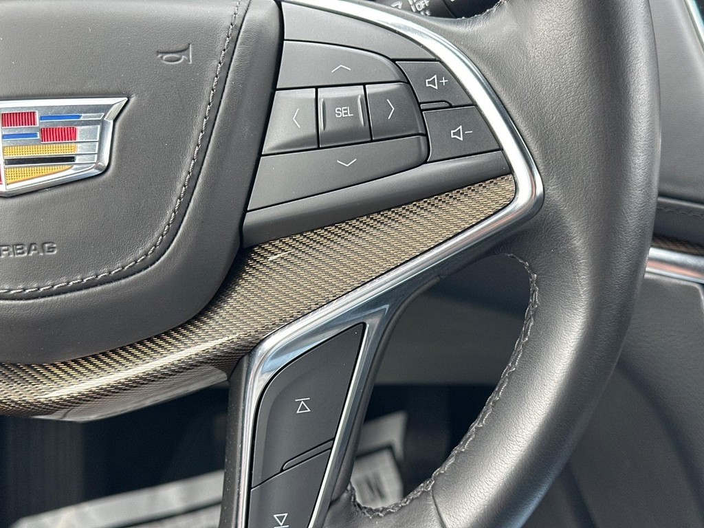 Cadillac XT5 Vehicle Full-screen Gallery Image 26