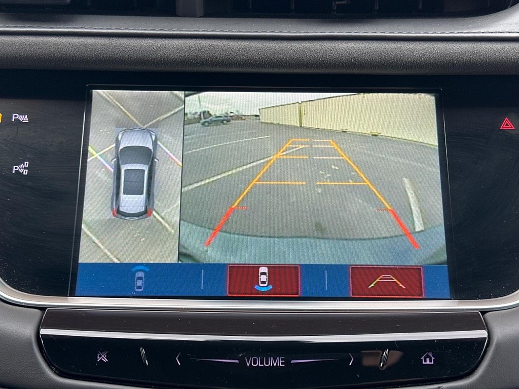 Cadillac XT5 Vehicle Full-screen Gallery Image 29