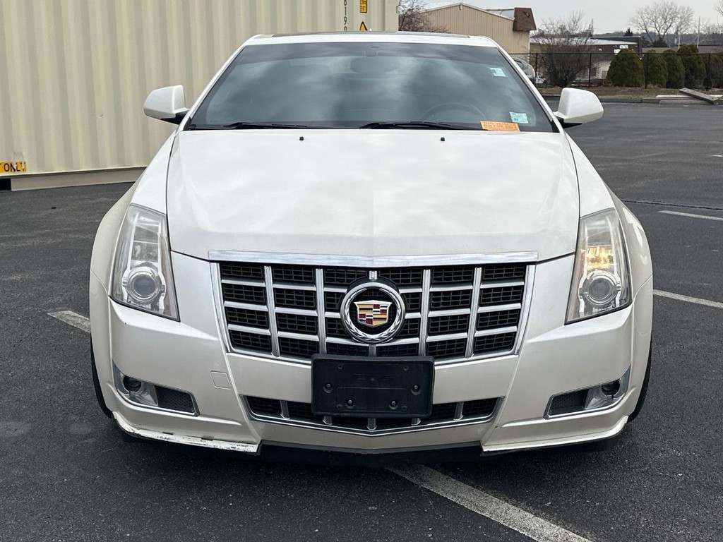 Cadillac CTS Coupe Vehicle Full-screen Gallery Image 02