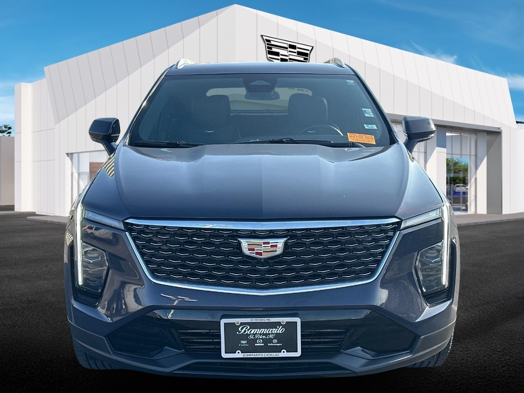 Cadillac XT4 Vehicle Full-screen Gallery Image 02